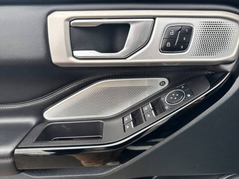 2023 Ford Explorer Platinum