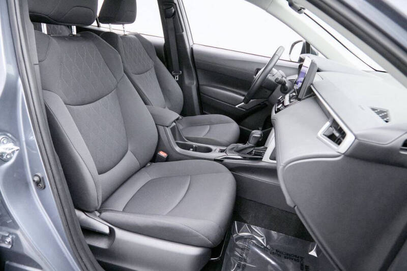 2025 Toyota Corolla Cross LE