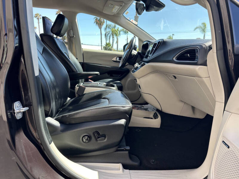 2018 Chrysler Pacifica Hybrid Limited