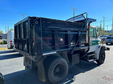 2002 Freightliner FL80