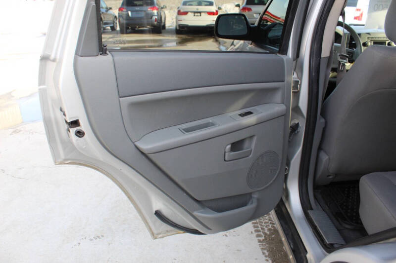 2006 Jeep Grand Cherokee Laredo