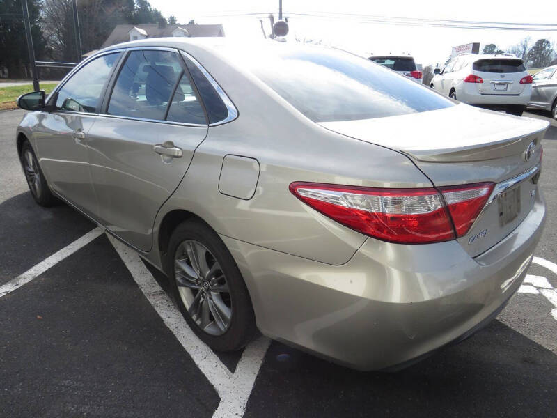 2017 Toyota Camry SE