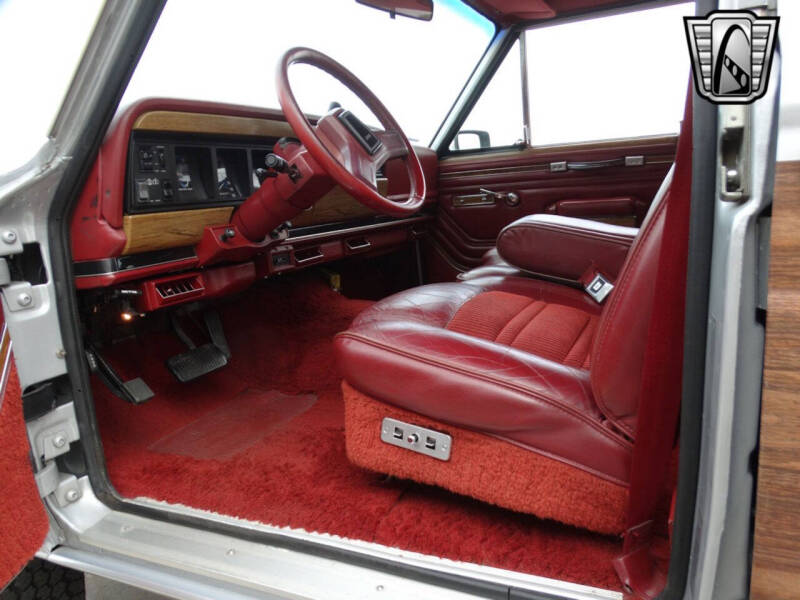 1986 Jeep Grand Wagoneer