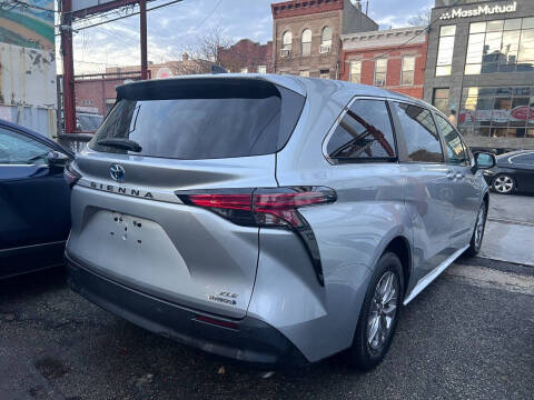 2021 Toyota Sienna XLE 7-Passenger