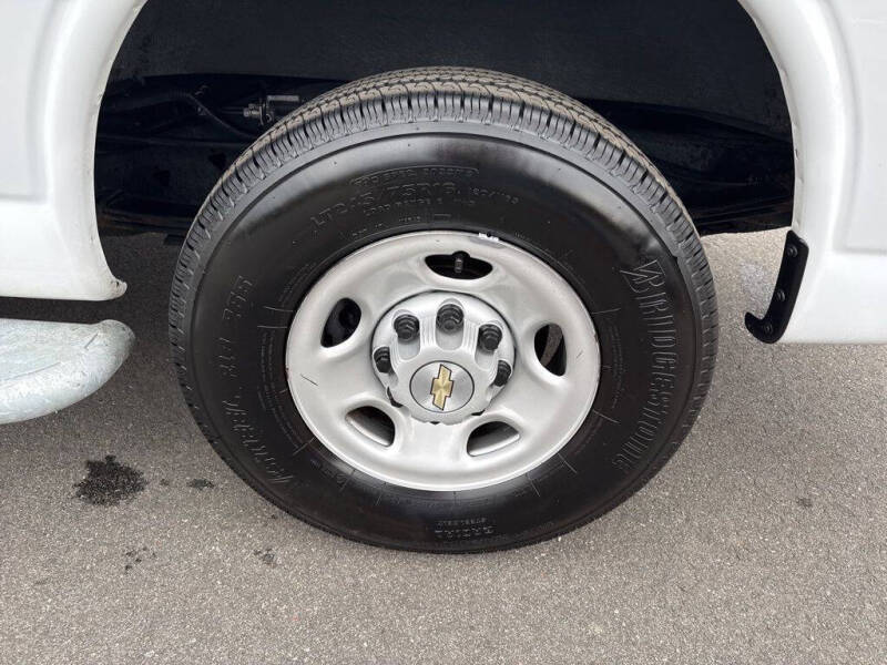 2024 Chevrolet Express 2500