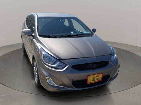 2013 Hyundai Accent SE