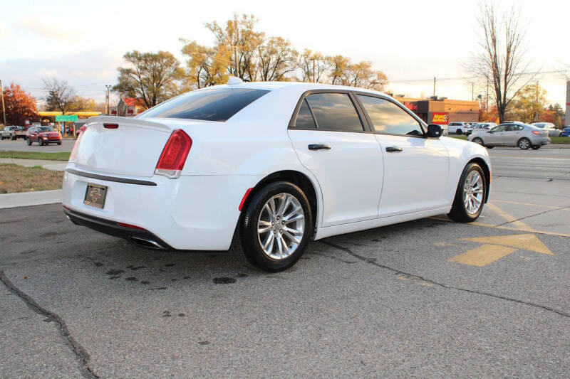 2017 Chrysler 300 Limited