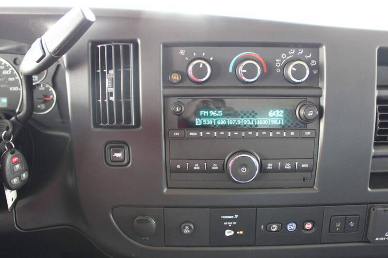 2025 Chevrolet Express 3500