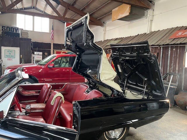 1965 Ford Thunderbird