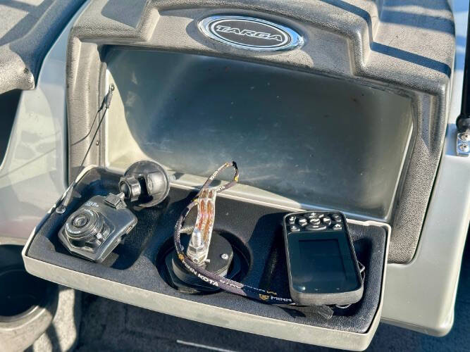 2018 Tracker Targa V18