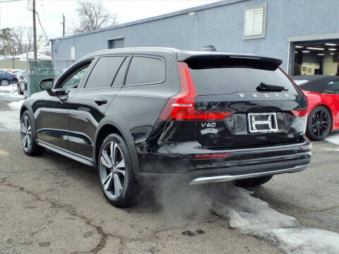 2025 Volvo V60 Cross Country B5 Plus