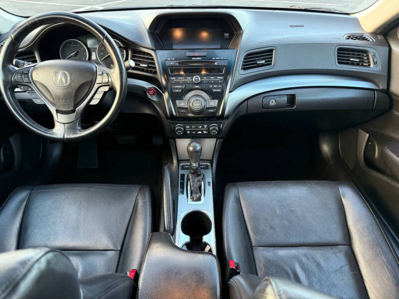 2013 Acura ILX 2.0L w/Tech