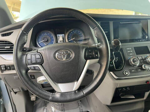 2016 Toyota Sienna
