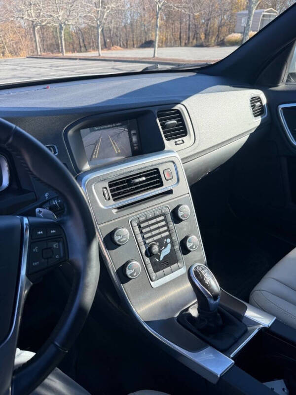 2015 Volvo S60 T5 Premier Plus