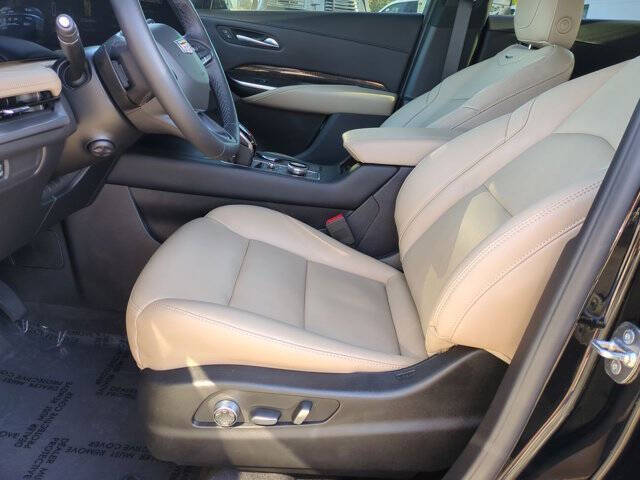 2025 Cadillac XT4 Premium Luxury