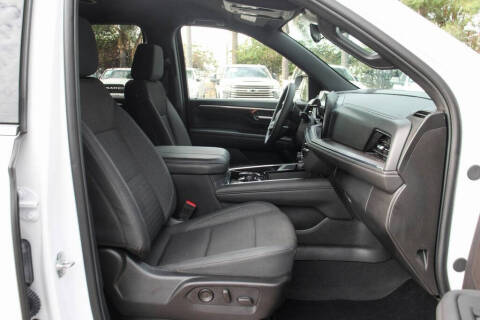 2025 Chevrolet Suburban LS