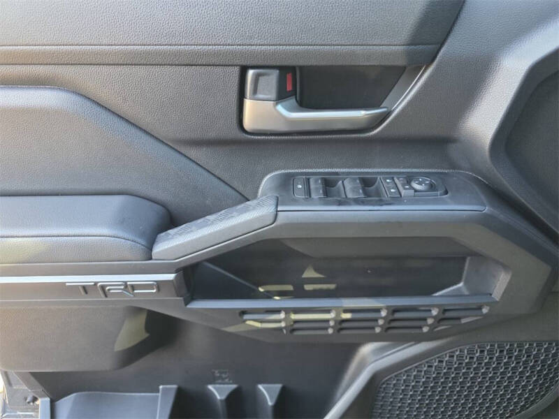 2025 Toyota Tacoma TRD Off-Road HV