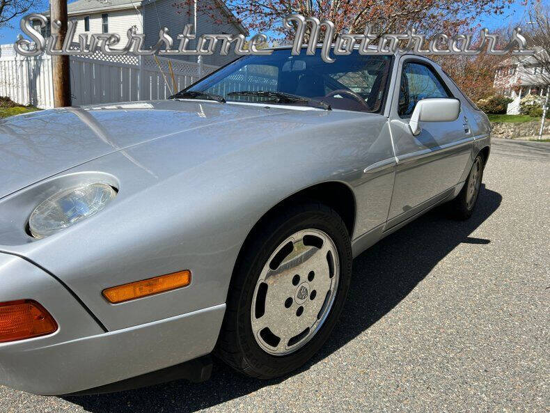 1987 Porsche 928 S4
