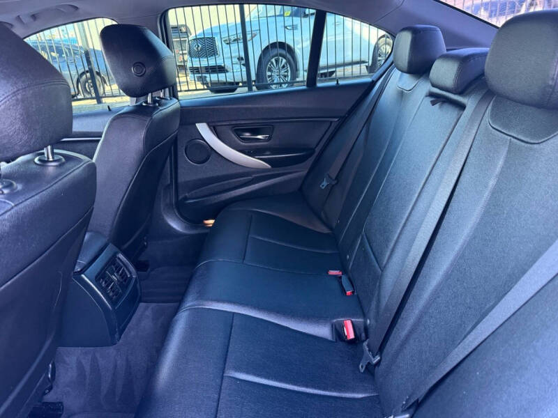 2014 BMW 3 Series 320i