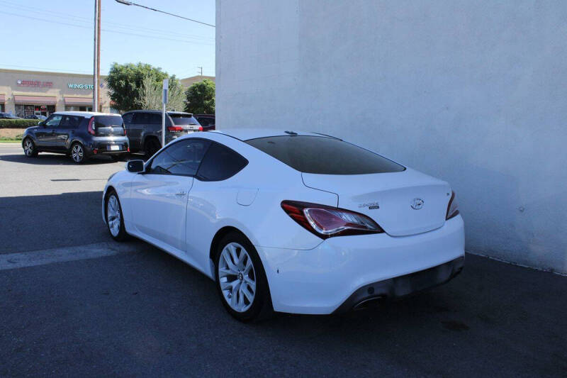 2016 Hyundai Genesis Coupe