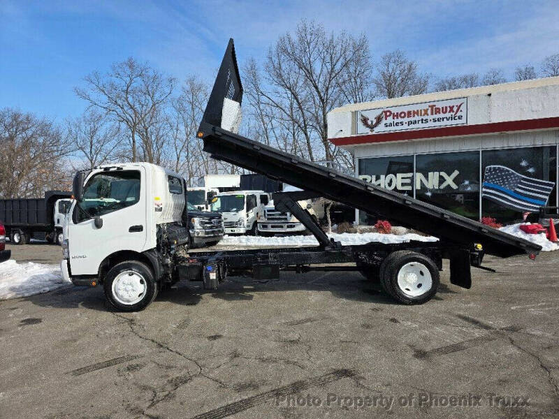 2019 Hino 195