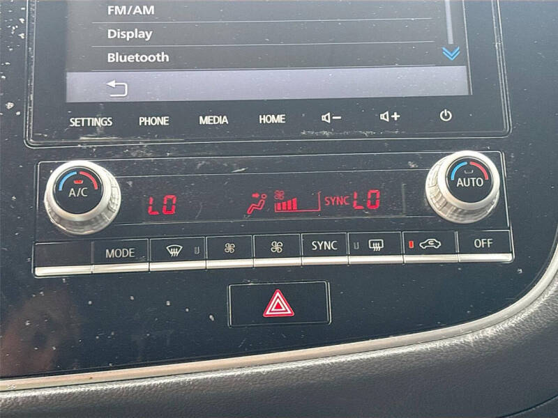 2020 Mitsubishi Outlander SE