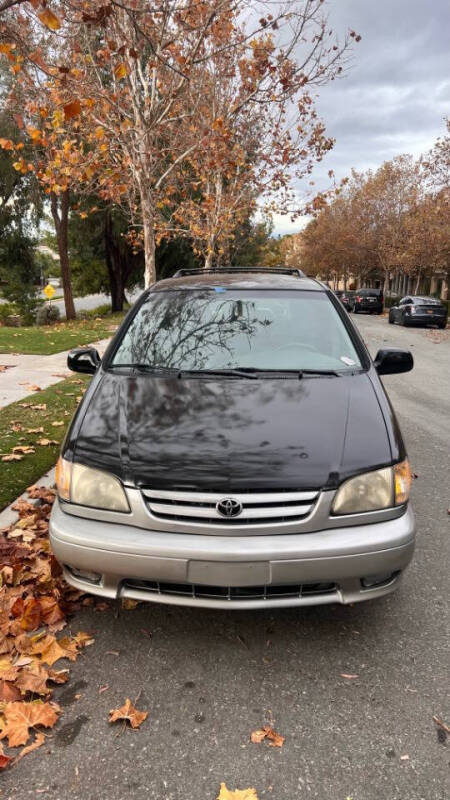 2003 Toyota Sienna LE photo 3