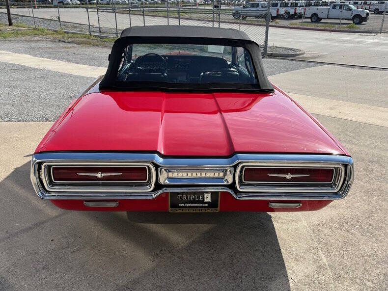 1964 Ford Thunderbird
