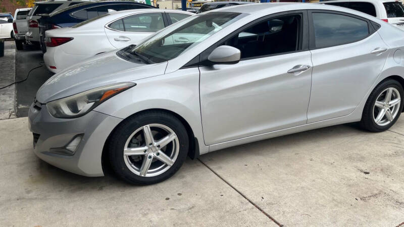 Used 2014 Hyundai Elantra SE with VIN KMHDH4AE3EU214102 for sale in Rockford, IL