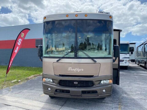 2004 Winnebago ITASCA SUNFLYER 34D