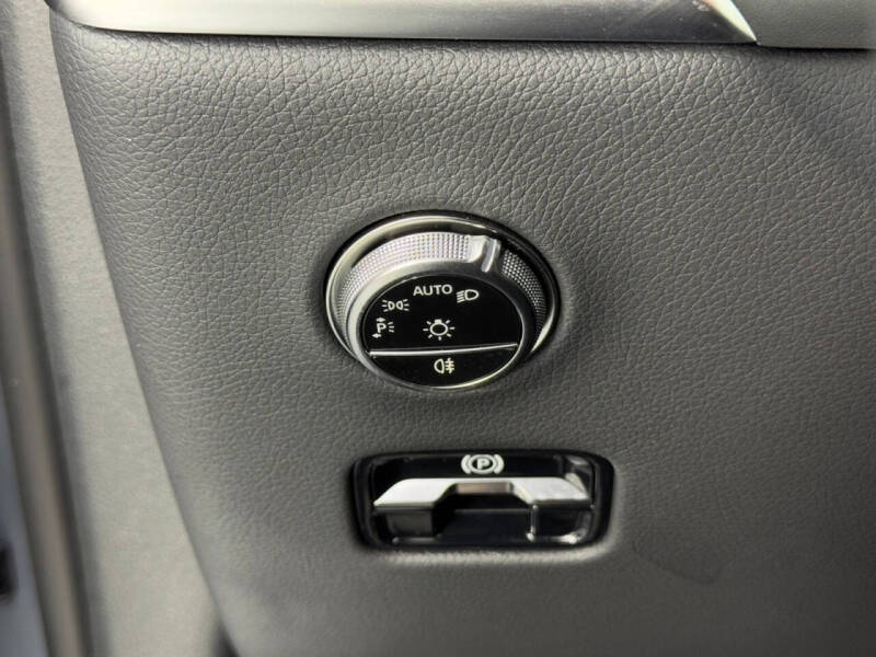 2025 Mercedes-Benz GLC GLC 300