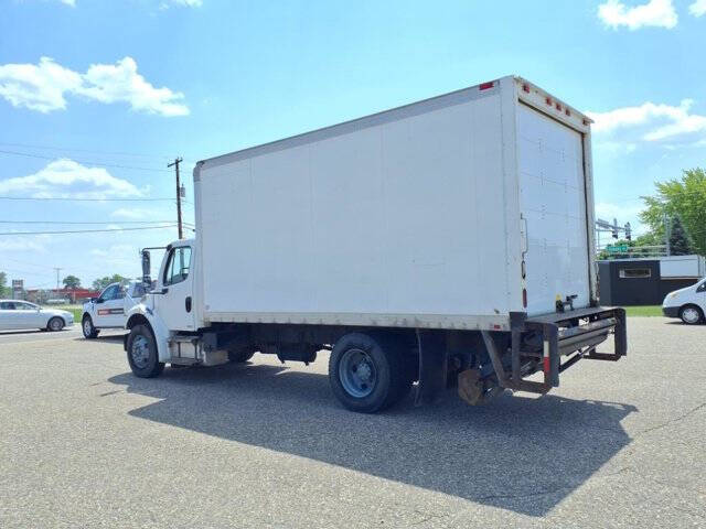 2006 Freightliner M2 106