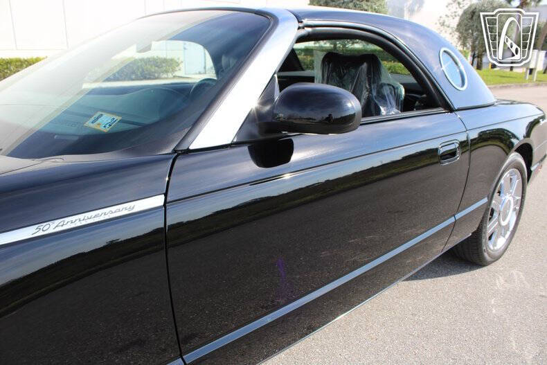 2005 Ford Thunderbird Deluxe