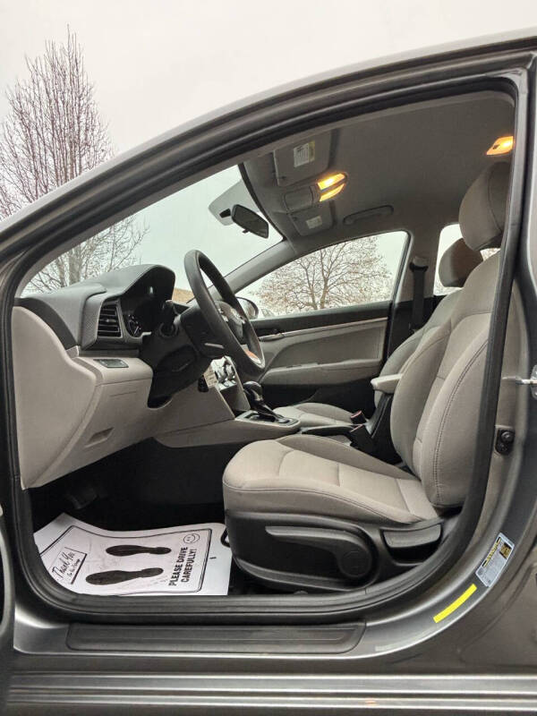 2019 Hyundai Elantra SE