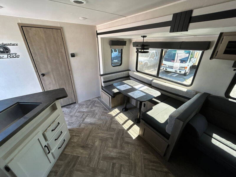 2023 Forest River 28BHHSS2B