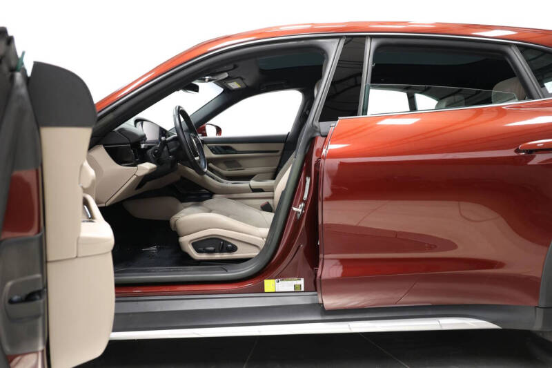 2022 Porsche Taycan 4 Cross Turismo