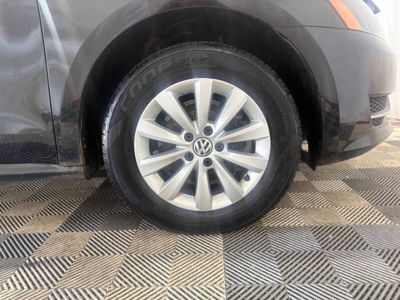 2015 Volkswagen Passat 1.8T Wolfsburg Edition