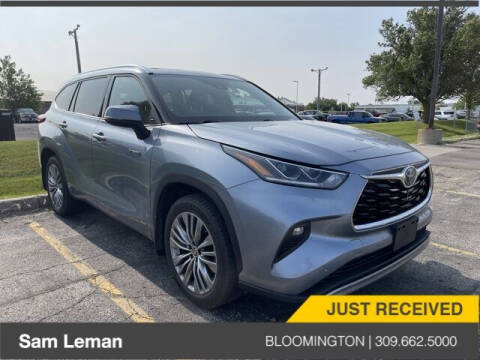2021 Toyota Highlander Hybrid for sale at Sam Leman CDJR Bloomington in Bloomington IL