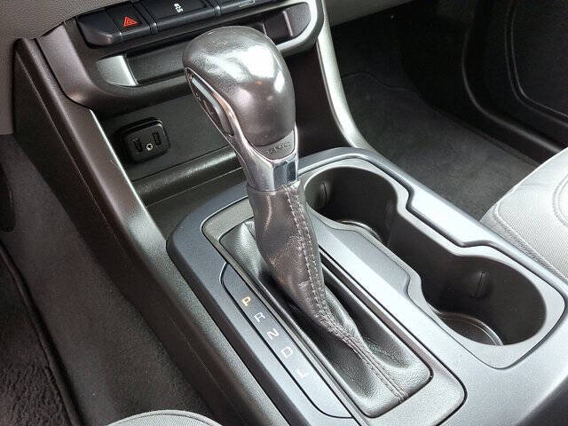 2022 GMC Canyon Elevation Standard