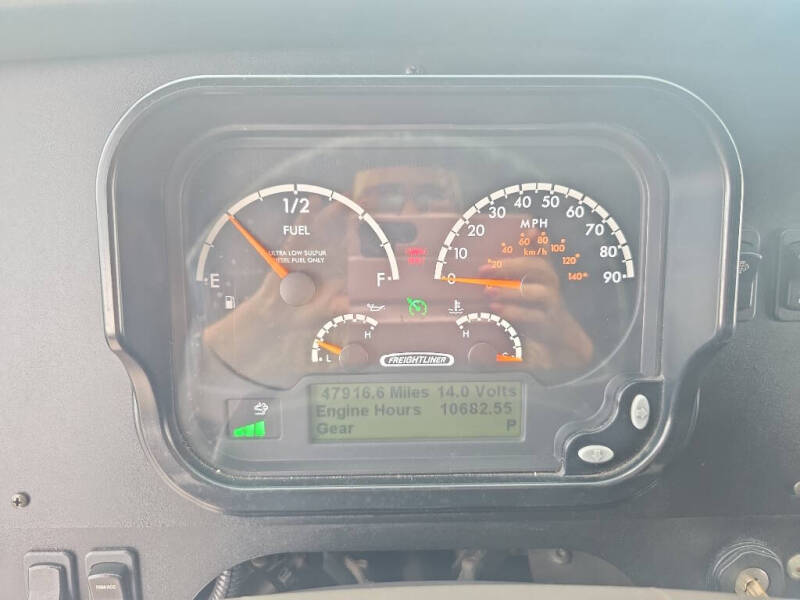 2015 Freightliner MT45 Chassis