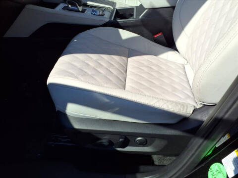 2024 Mitsubishi Outlander PHEV SEL