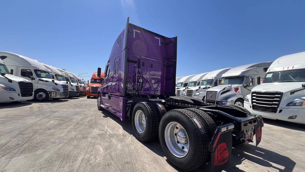 2023 Freightliner Cascadia for sale at KING TRUCK TRAILER SALES in Bakersfield, CA