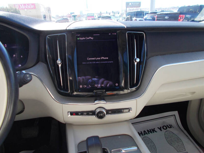 2023 Volvo XC60 B5 Plus Bright Theme