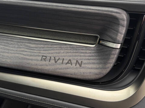 2024 Rivian R1T Adventure