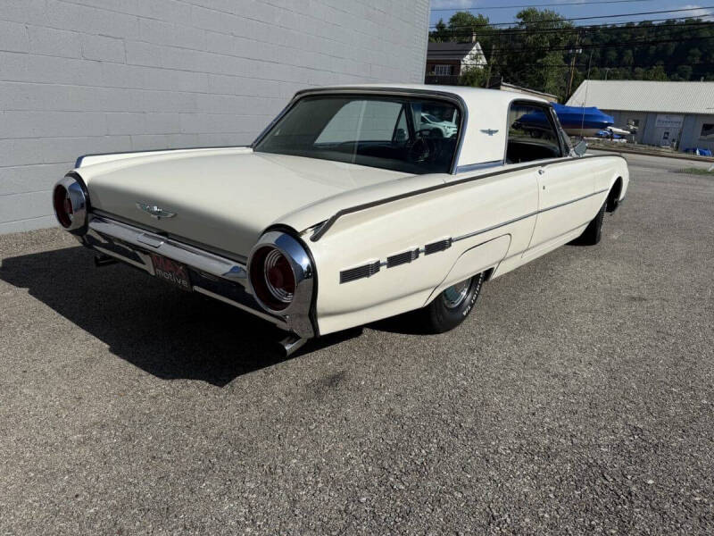1962 Ford Thunderbird