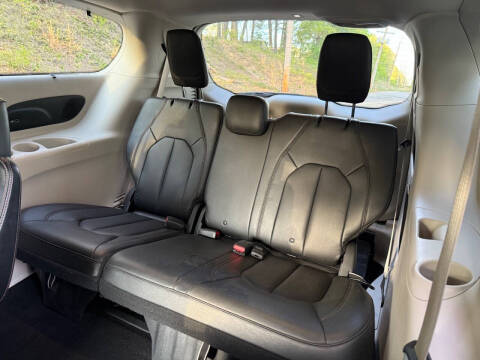 2017 Chrysler Pacifica Touring-L Plus