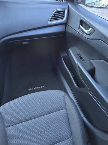 2019 Hyundai Accent SE