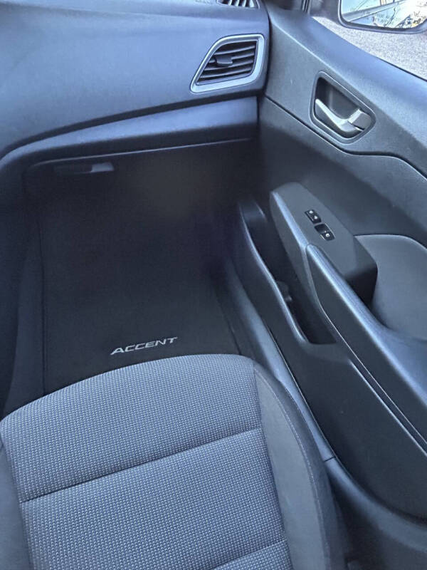 2019 Hyundai Accent SE