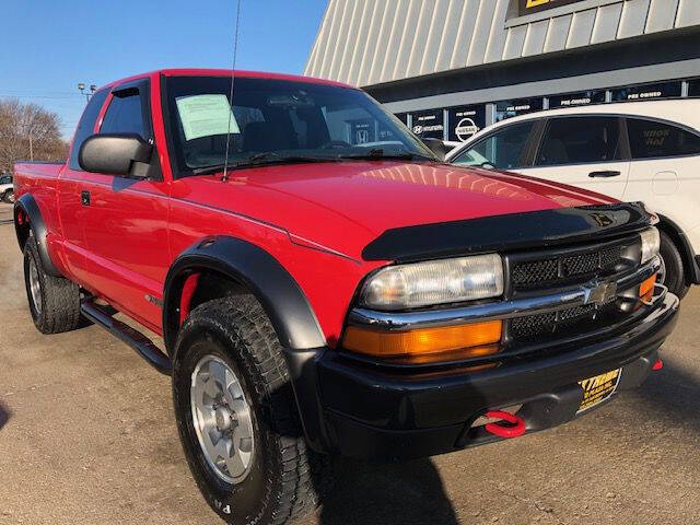 2000 Chevrolet S-10 for sale at Extreme Auto Plaza in Des Moines, IA