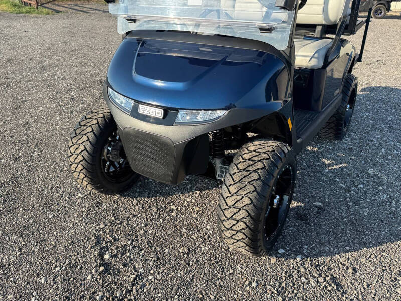 2025 E-Z-GO RXV 4